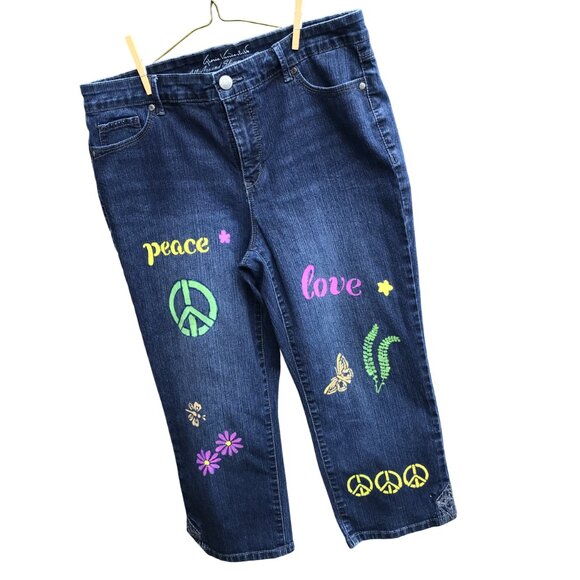 Upcycled Gloria Vanderbilt Painted Hippie Jeans, Festival Denim Capris, Size 10 - Picture 9 of 12